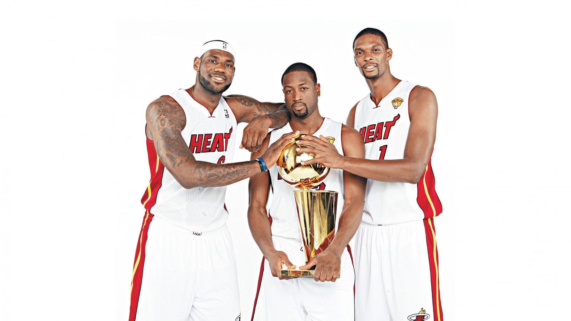 NBA西部排名激战正酣，火箭队季后赛席位动摇，湖人队滑落至第六位